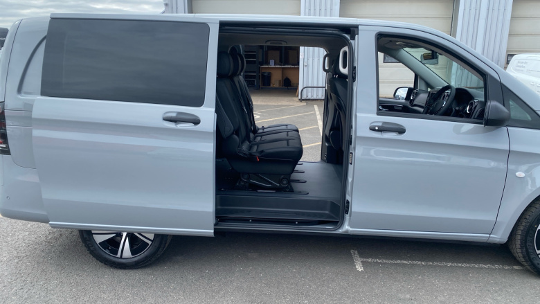 Mercedes-Benz Vito L2 Diesel Rwd 119CDI Select Crew Van 9G-Tronic